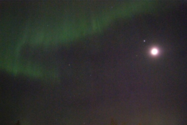 Birgit Boden in Sweden saw Jupiter near the moon last night (March 17), plus an aurora. Awesome, Birgit!