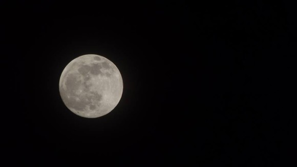 May 24-24, 2013 supermoon from Medan, Indonesia. Photo credit: Apple Saragih