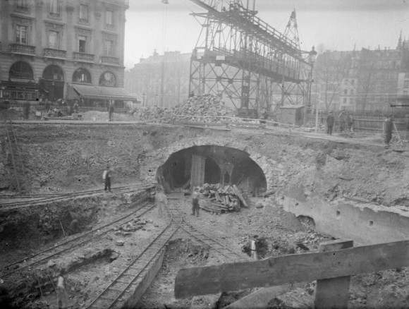 This photo shows continued construction of the Paris Metro from 1902 to 1910.  Description page on Wikimedia Commons.