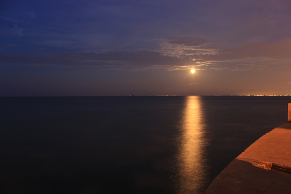 Supermoon-Lake-Michigan-2013