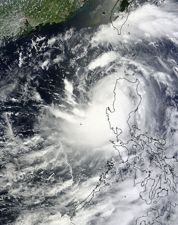 Typhoon-Utor-leaving-Philippines