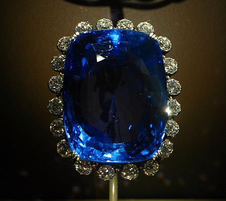 Color of hot sale sapphire birthstone