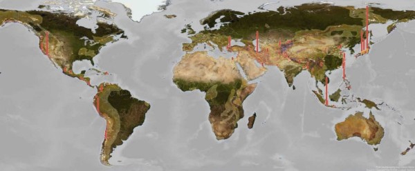 People at risk for earthquakes (red) and tsunamis (orange). For details on this map, see Mind the risk: A global ranking of cities under threat from natural disasters