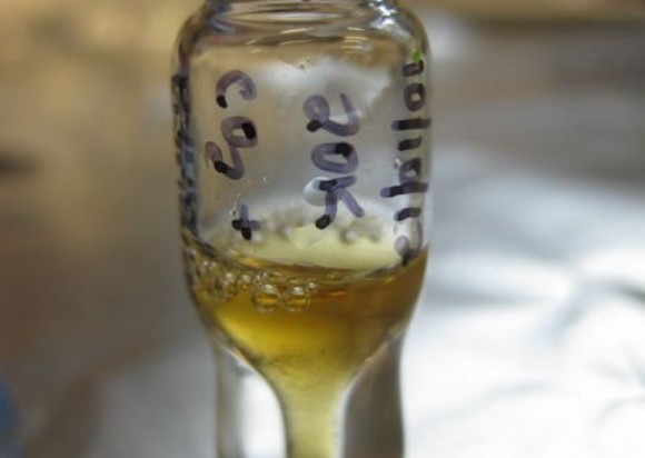 Residue from a laboratory experiment simulating the conditions of interstellar space. The residue contained vitamin B3 (and related compounds) and may help explain meteorite chemistry. Image credit: Karen Smith