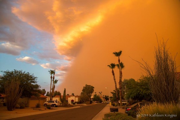 View larger. | Kathleen Kingma, an EarthSky friend on Facebook, caught this dramatic shot of the July 3 haboob in Phoenix.