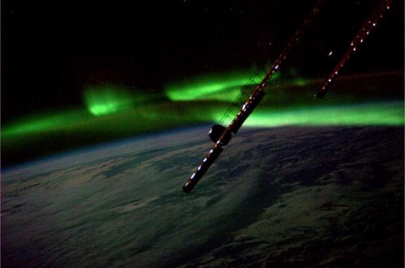 iss-twitter-aurora