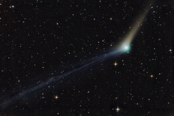 View larger. | Comet Catalina caught on December 6, 2015 by Brian D. Ottum in Rancho Hidalgo, New Mexico.