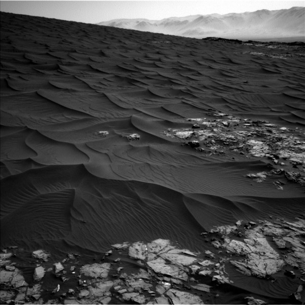 Amazing new images from Mars rover | Science Wire | EarthSky