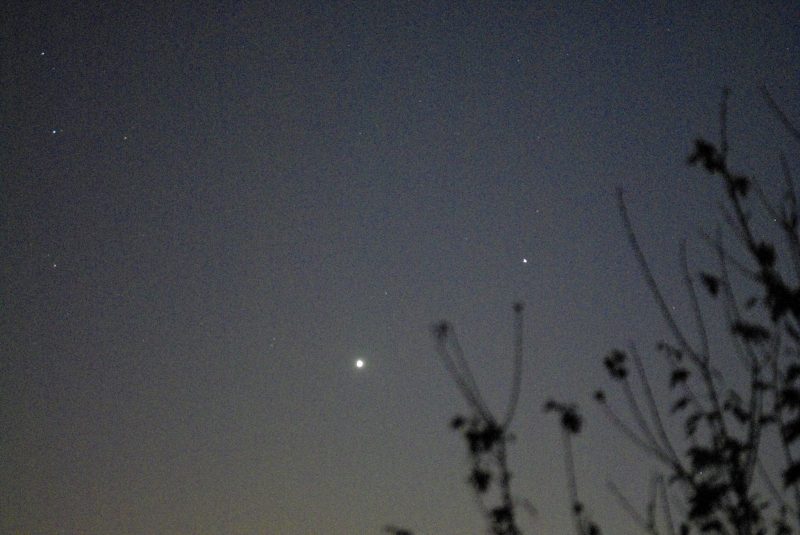 Bright Venus and fainter Saturn over Tennessee on October 30 by Lester Fandel.