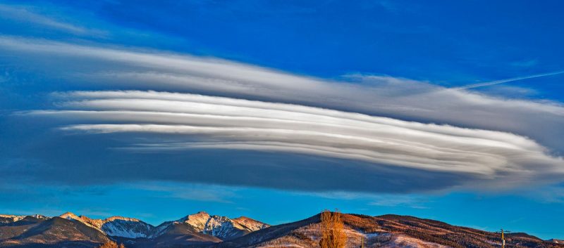 EarthSky | Lenticular clouds look like UFOs