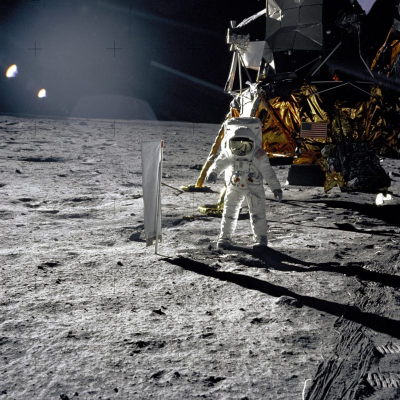 https://earthsky.org/upl/2019/07/apollo11_moon_landing_5-e1562752043273.jpg