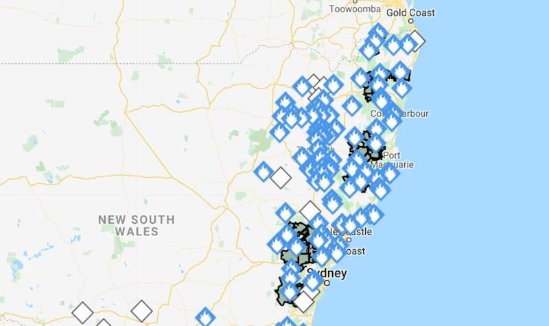 Map of east coast of New South Wales with many blue diamonds indicating fires around and north of Sidney.