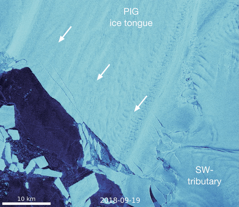 Animation of a transverse crack appearing in a large ice sheet.