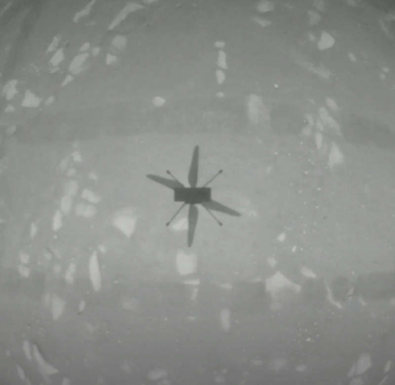 Penerbangan perdana helikopter Mars, gambar bayangan abu-abu di Mars.