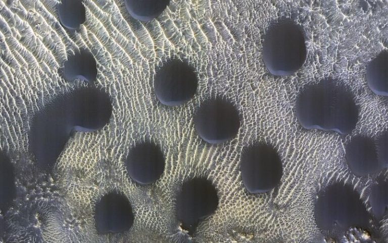 Round sand dunes on Mars puzzle scientists