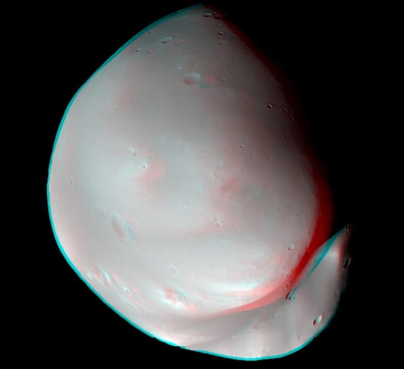 Red and blue tinged image to show 3D vision of the lumpy moon.