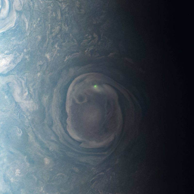 Photo of Foudre sur Jupiter !  Juno voit un éclair vert