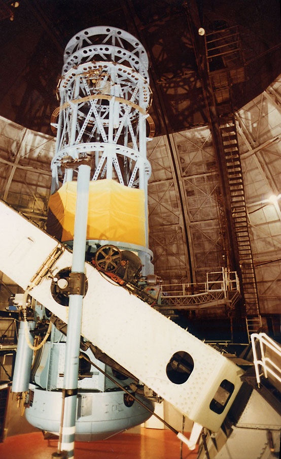 Giant telescope inside a dome.
