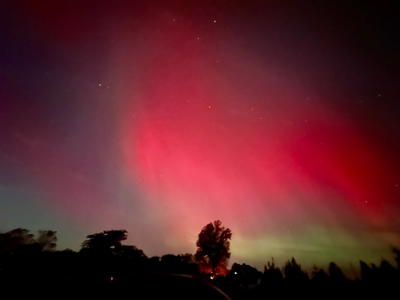 Red aurora lighting up the sky.