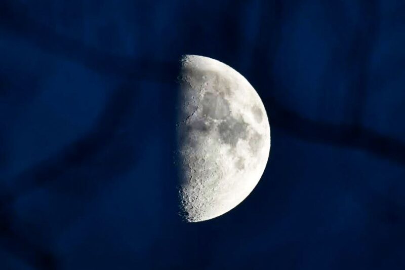 Moon, half illuminated.
