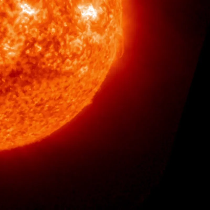 Animation of glowing loop of gas expanding and dissipating at the solar horizon.
